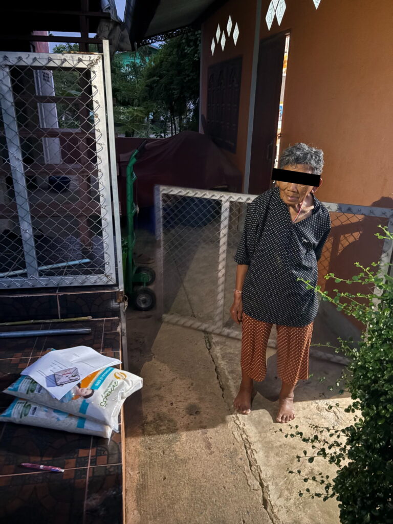 “คุณยายยังดูแลตัวเองดีอย่างสม่ำเสมอ”