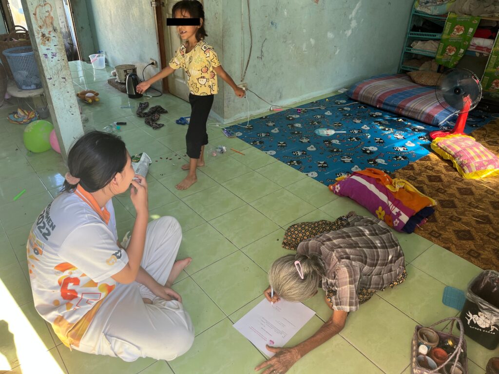 “น้องร่าเริงสมวัย พูดจาเพราะ และเข้ากับคนอื่นได้ดี”