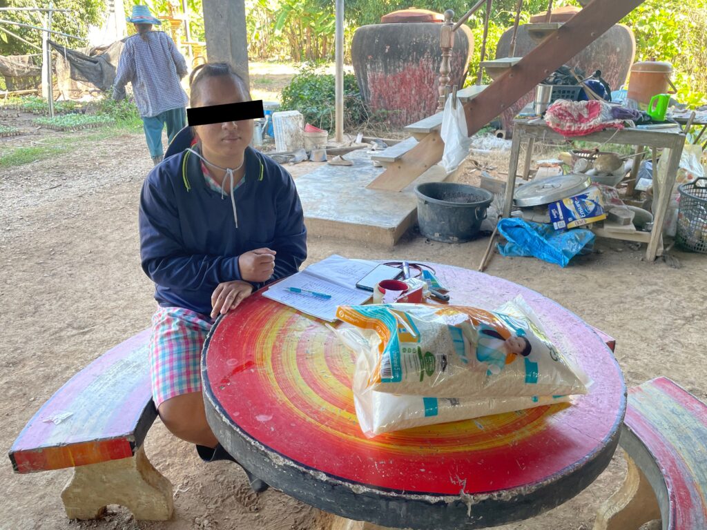 “ทุ่มเทแรงกายและความเอาใจใส่เพื่อดูแลสวนผักเล็ก ๆ และครอบครัวไปพร้อมกัน”