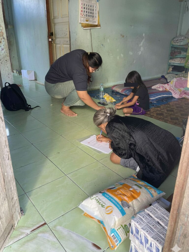 “รายได้ลดลงหลายทาง แต่ค่าใช้จ่ายยังเหมือนเดิม…ทุกคนจึงช่วยกันอย่างเต็มที่ในทุกวัน”