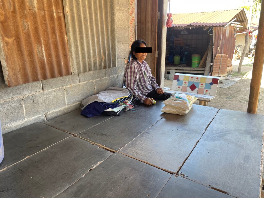 “เพราะร่างกายมีข้อจำกัด จึงอาศัยเก็บรวบรวมของเก่ามาไว้ขาย เป็นรายได้เล็กๆ น้อยๆ ให้กับครอบครัว”